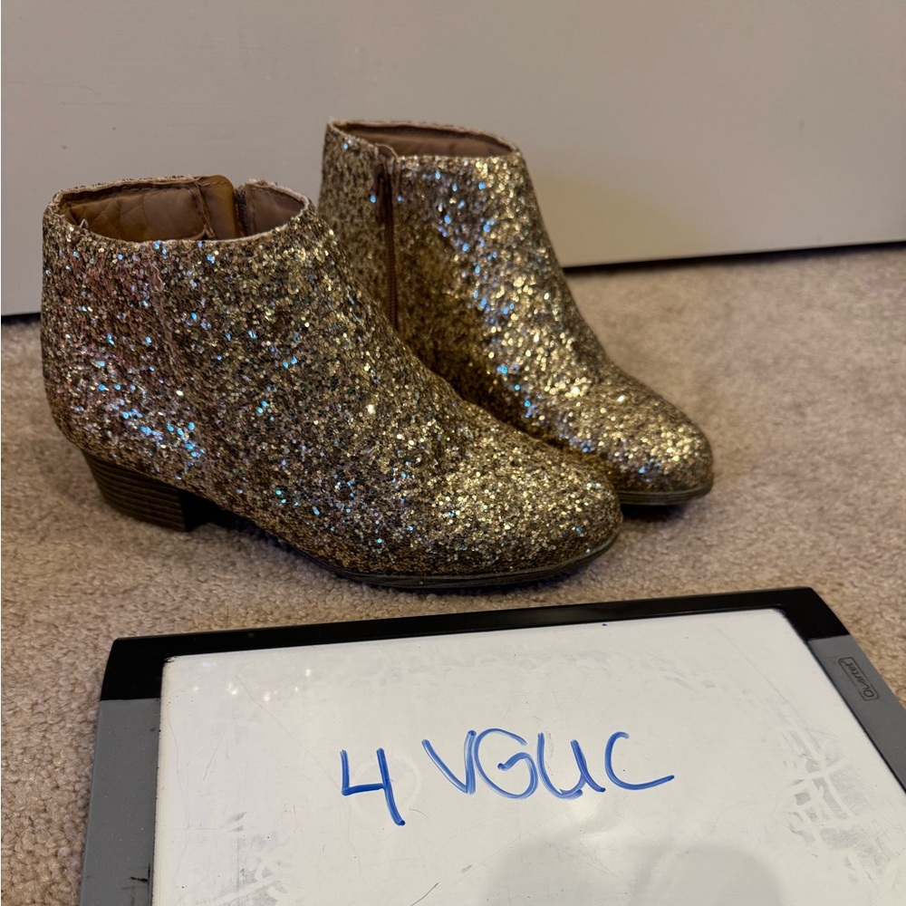 Old Navy Kids Shimmering Gold Boots Sz girls 4